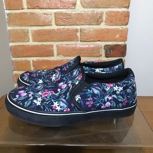 Slip On Sneakers YES WE VIBE Love Flowers Vegan